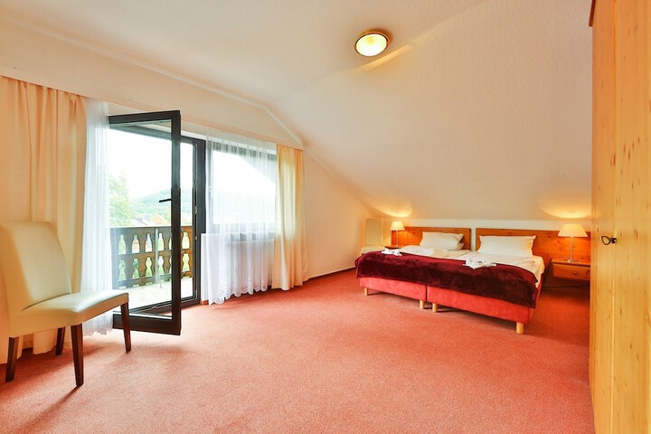 Room 4 of 51