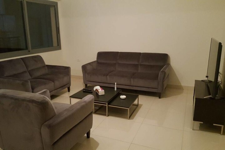 Room 9 of 13