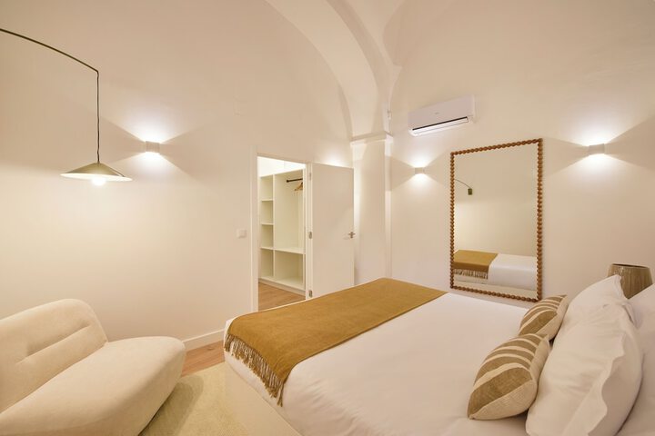 Room 6 of 67