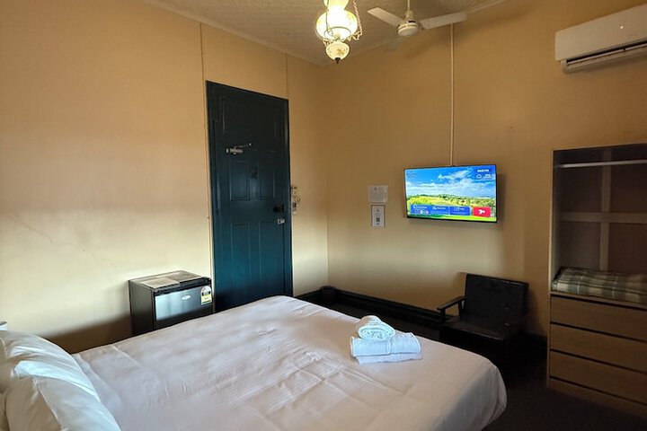 Room 8 of 30