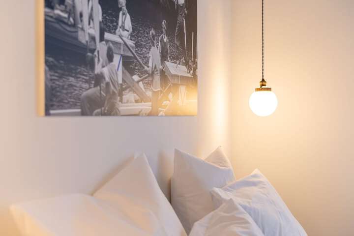 Room 27 of 48