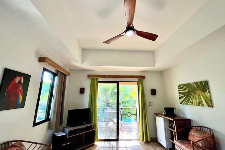 Room 4 of 48