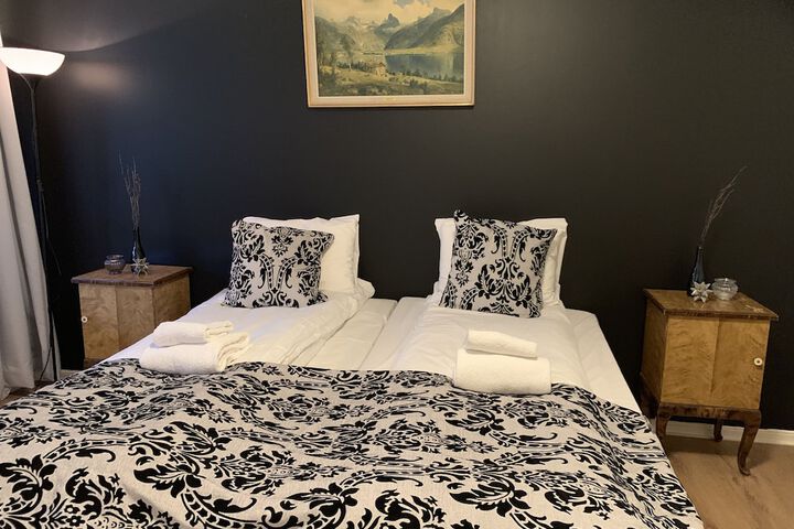 Room 3 of 62