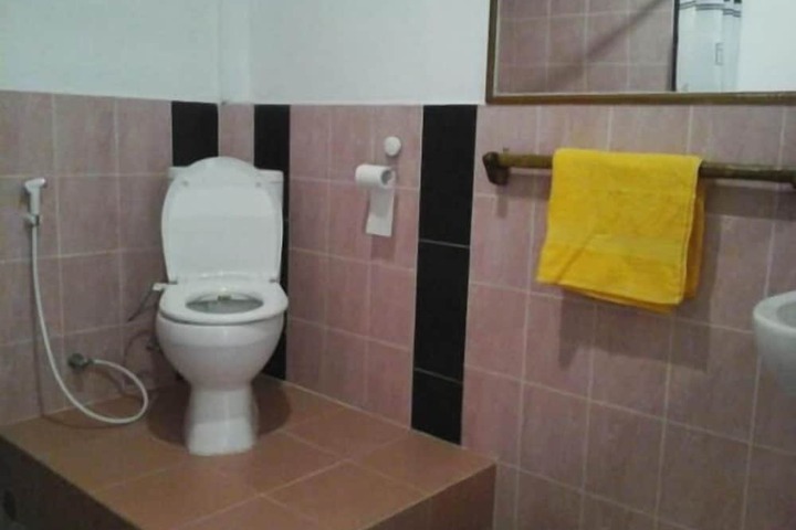 Room 10 of 30