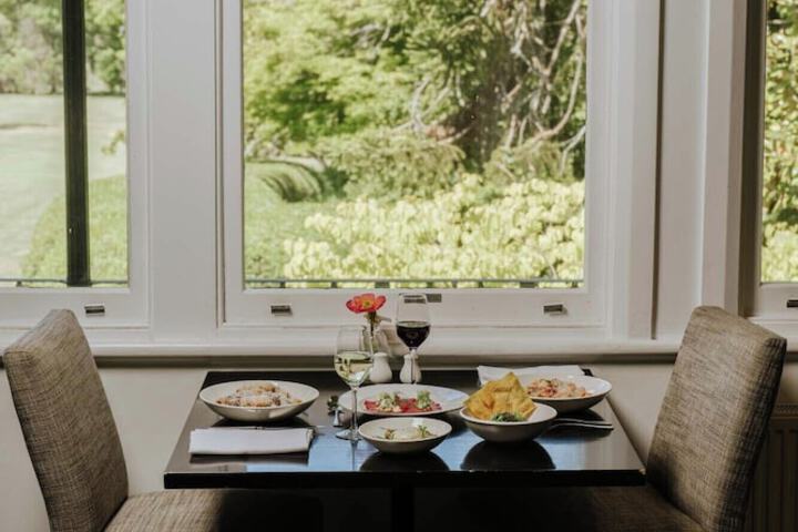 Dining 83 of 181