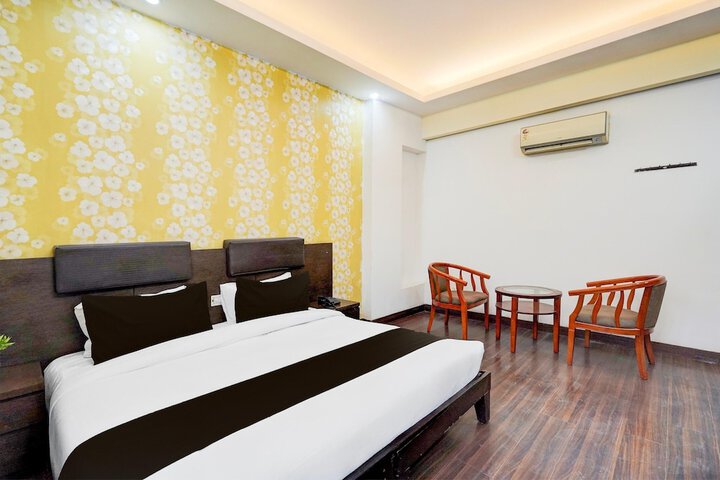 Room 12 of 27