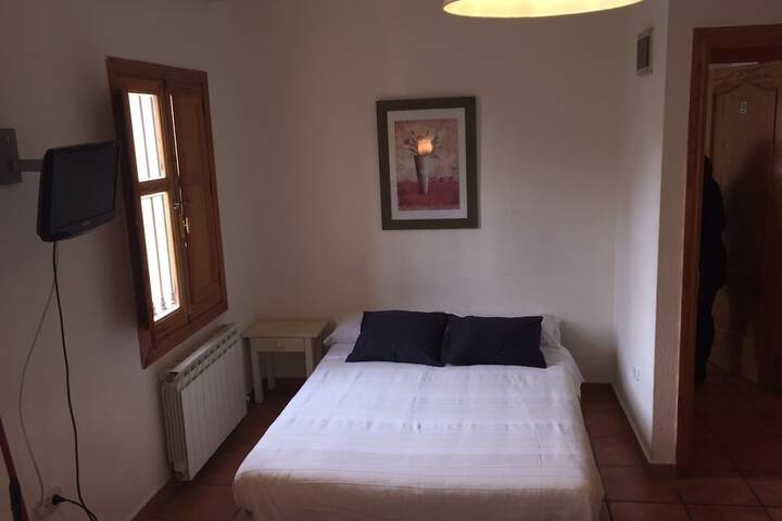Room 7 of 103