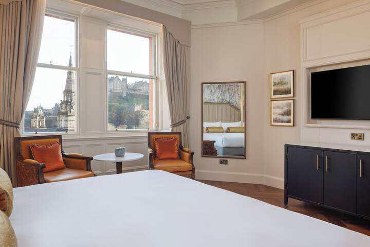 Room 46 of 182