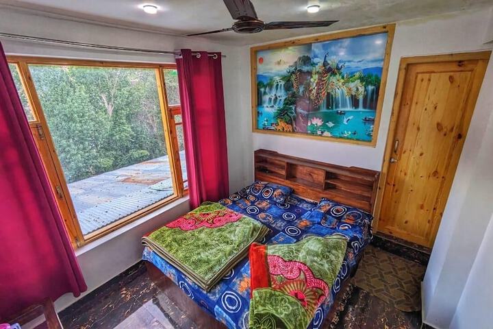 Room 2 of 17