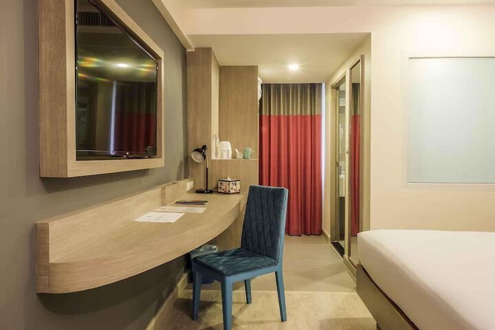Room 30 of 59