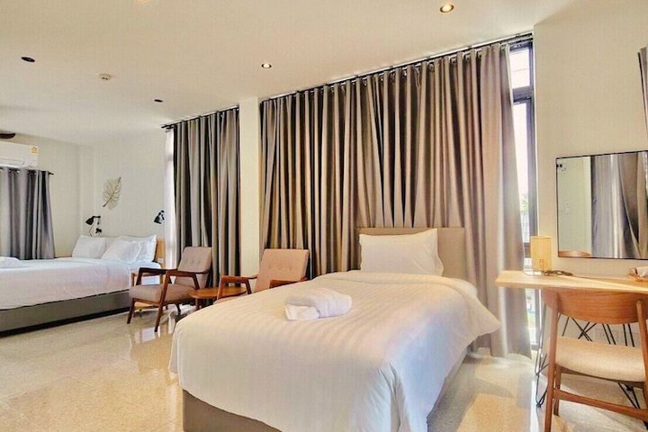 Room 17 of 28