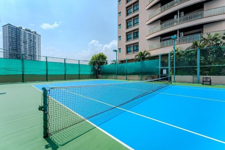 Tennis court