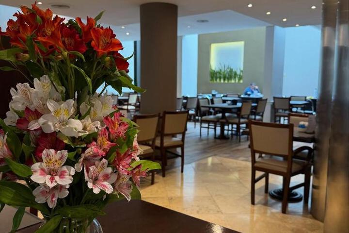 Urquiza Apart Hotel & Suites