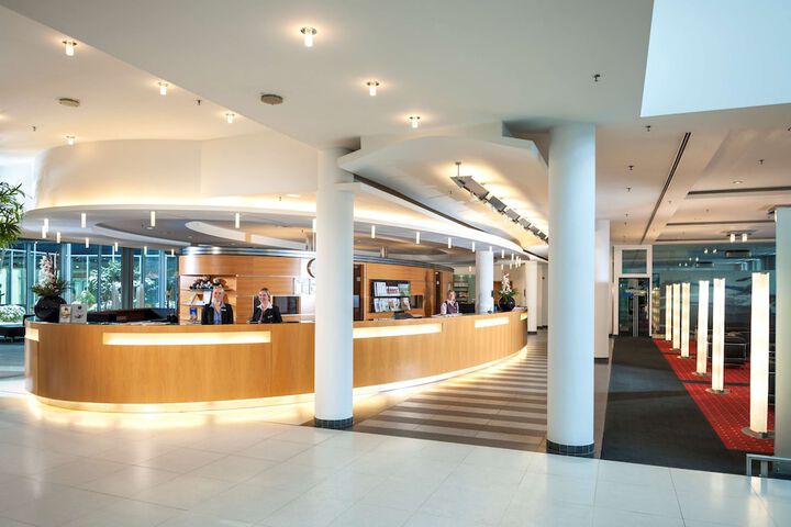 Entrance & Lobby