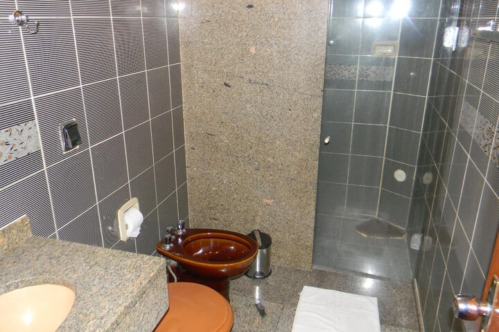 Clean Restrooms