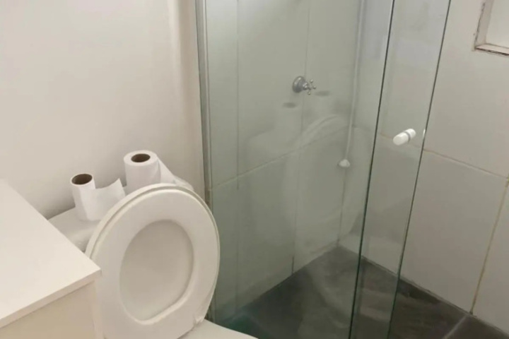 Room 9 of 17