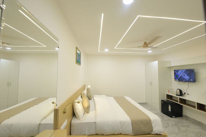 Room 6 of 24