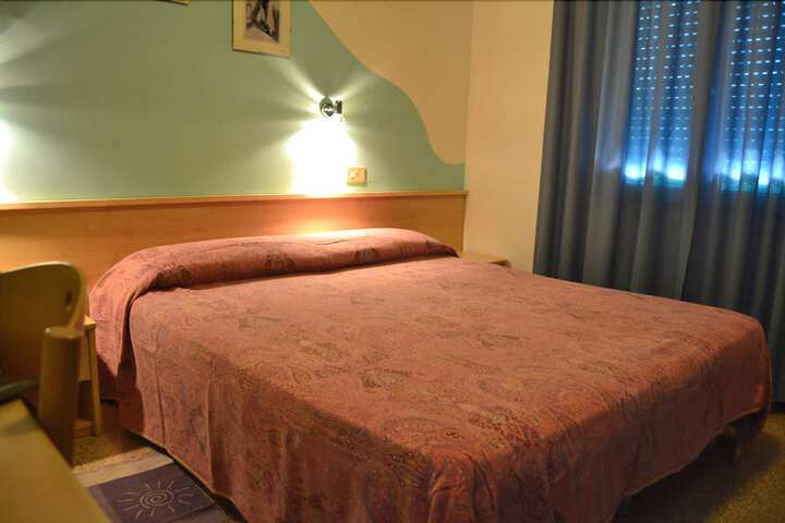 Room 6 of 27