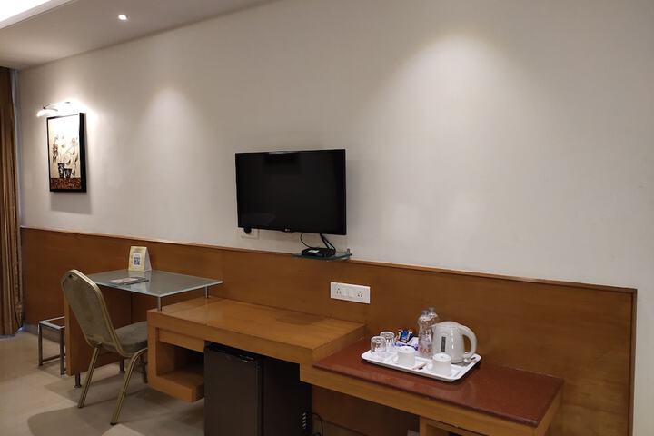 Room 27 of 72