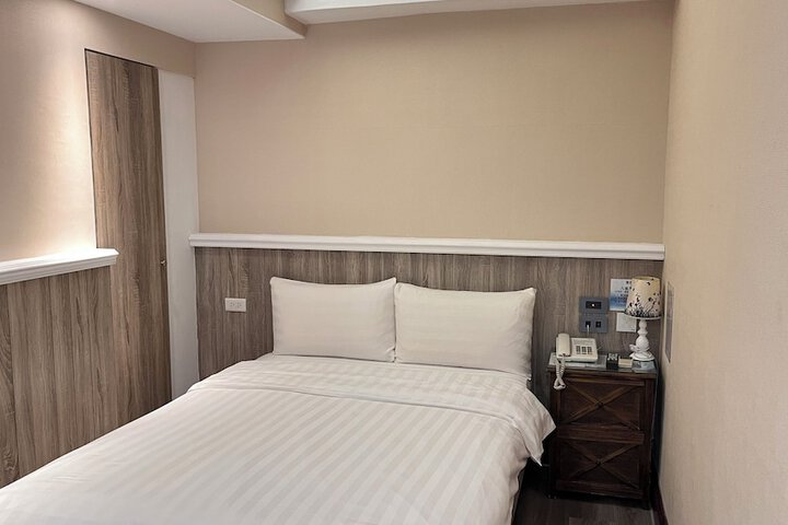 Room 15 of 26
