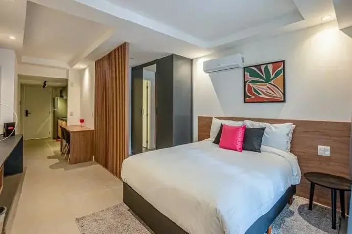 Room 3 of 10