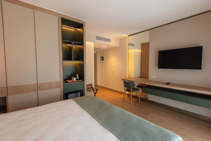 Room 28 of 71