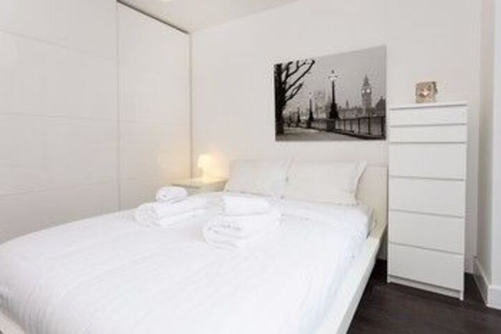 Room 10 of 24