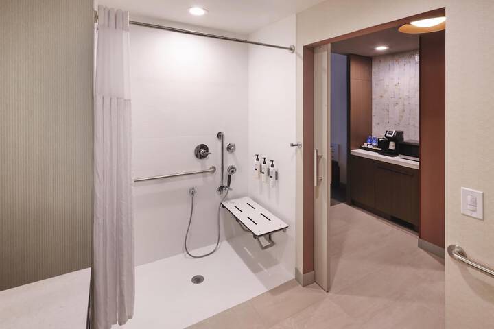 Room 35 of 58