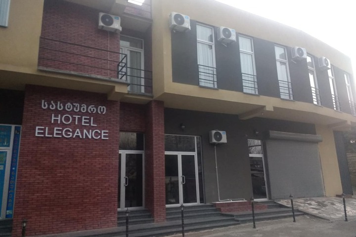 LEADER HOTEL