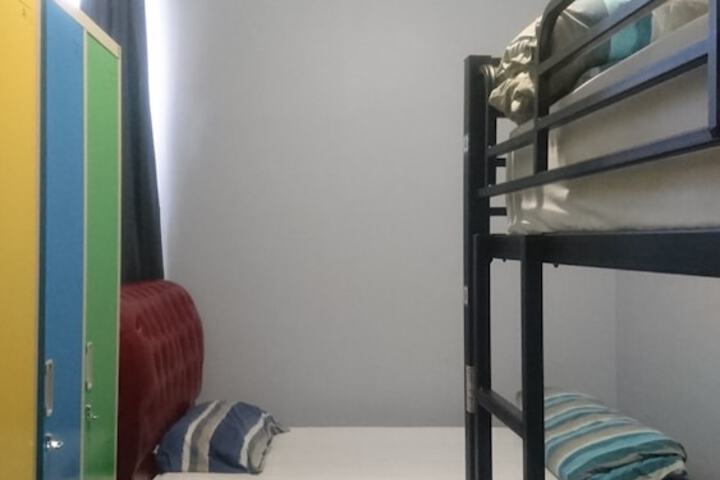 Room 21 of 68