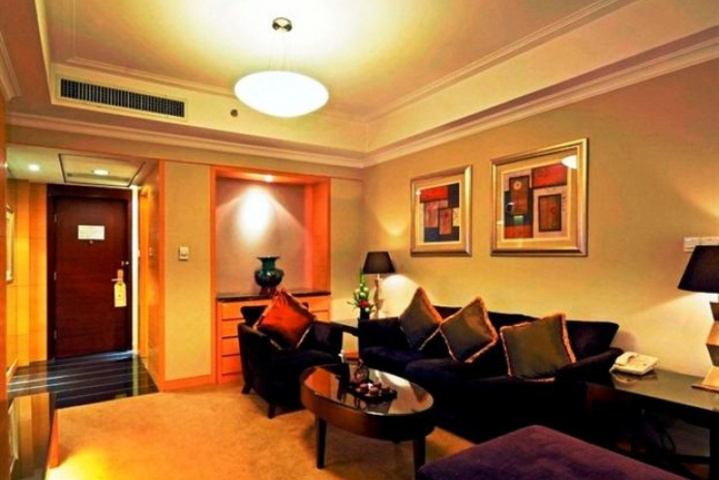 Room 6 of 15