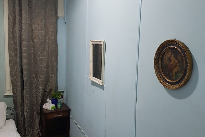 Room 16 of 38