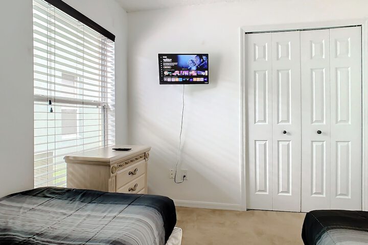 Room 8 of 41