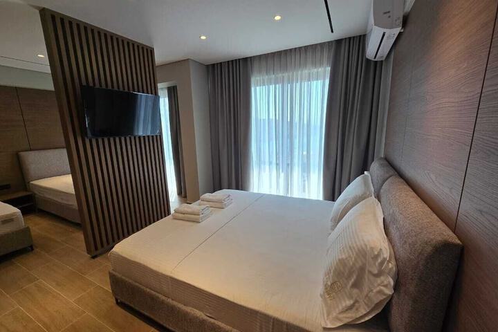 Room 56 of 77