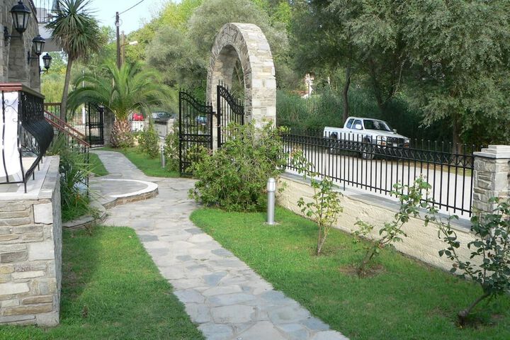 Property Grounds 24 of 33