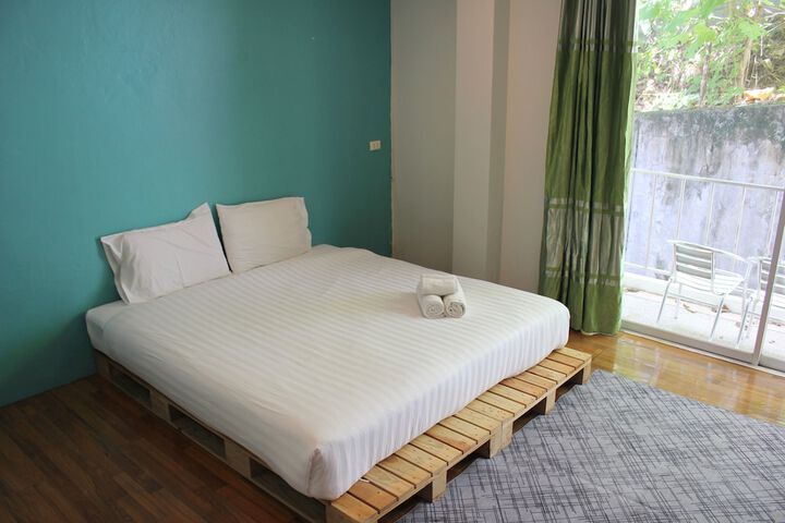 Room 4 of 112