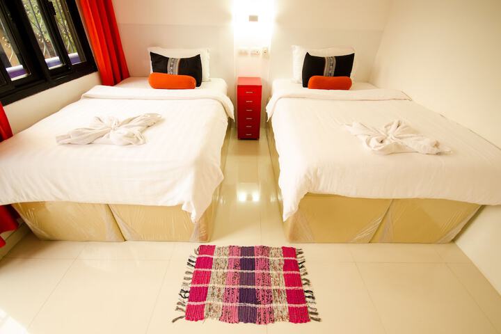 Room 7 of 44