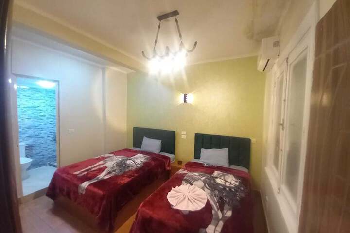 Room 6 of 14