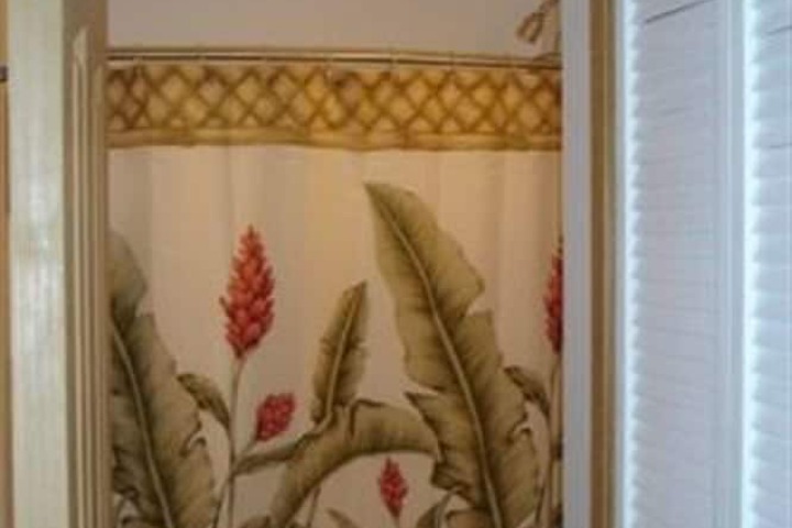 Room 13 of 23