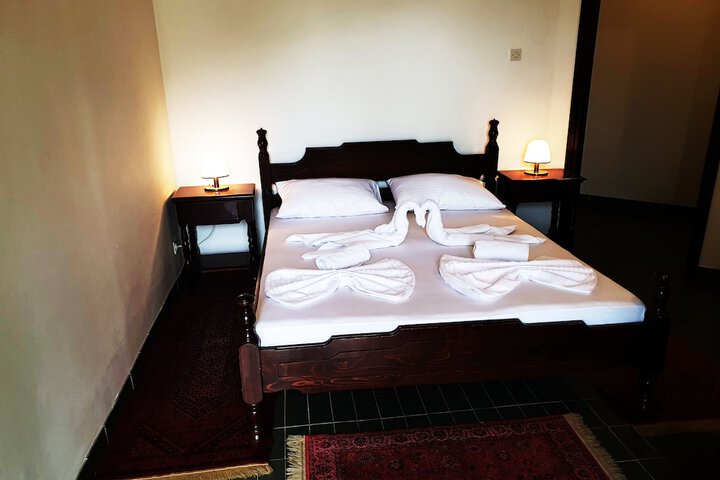 Room 3 of 38