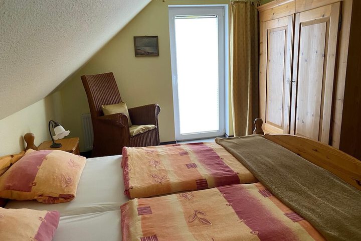 Room 50 of 127