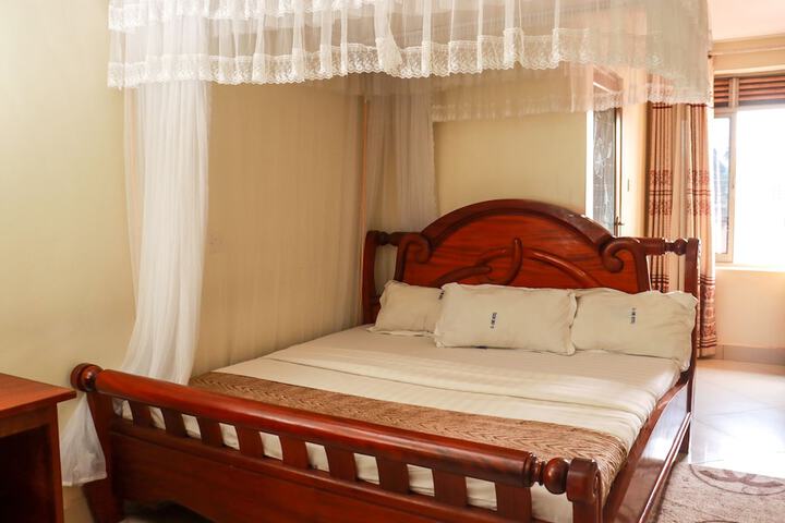 Room 6 of 35