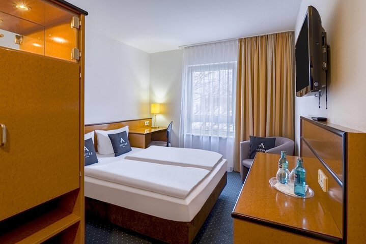 Room 14 of 30