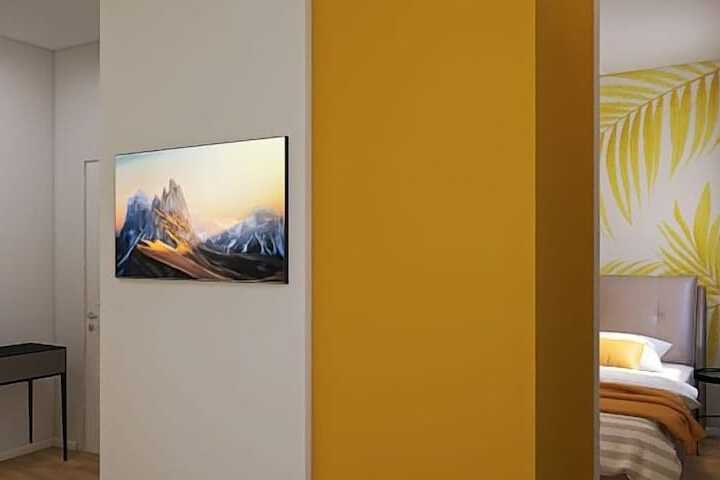Room 6 of 20