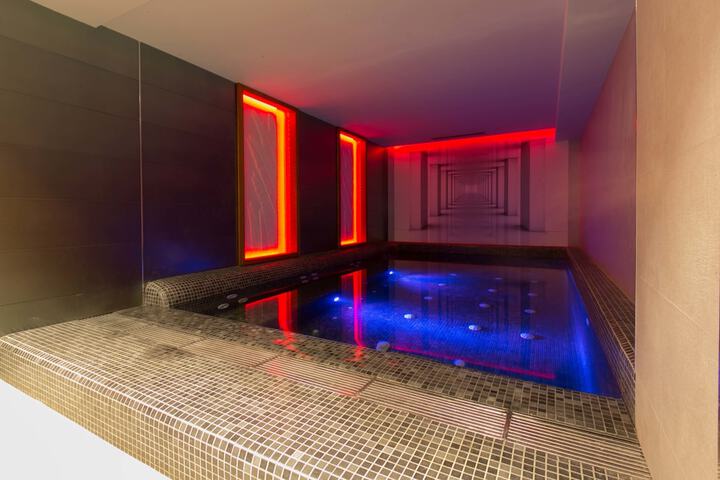Pool 46 of 65