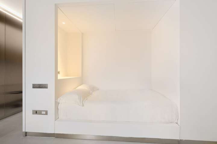 Room 8 of 71