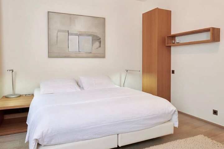 Room 18 of 44
