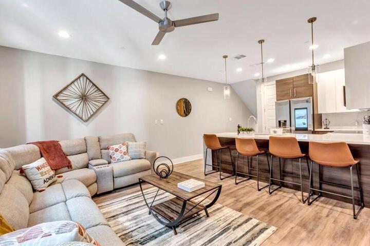 Photo of Private Rooftop Patio + 4 Story Home in Downtown FW
