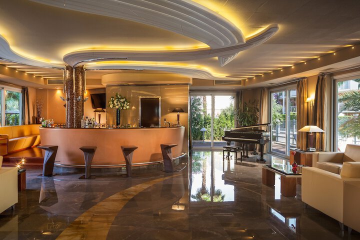 Guest Lobby