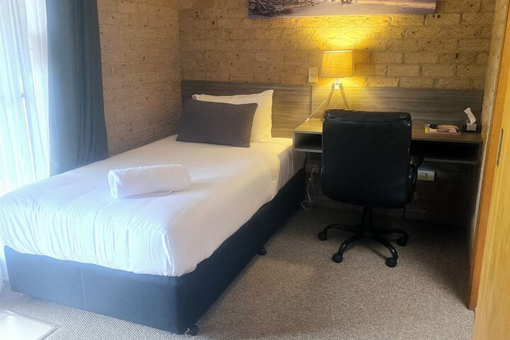 Room 30 of 174